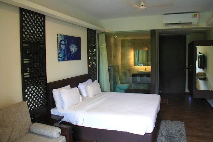 Shared room included in yoga teacher training in Goa cost